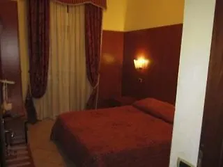 Terminal House Nocleg ze śniadaniem 2*