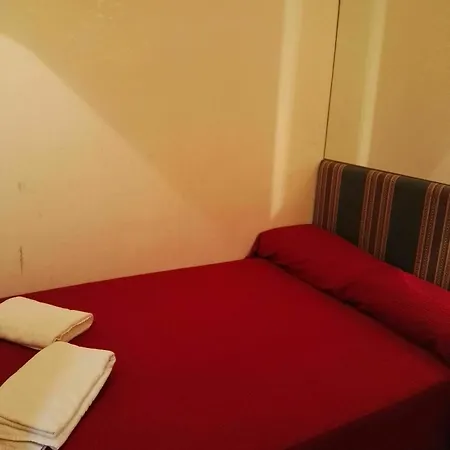 فندق مبيت وإفطار Terminal House 2*