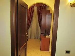 Terminal House 2*