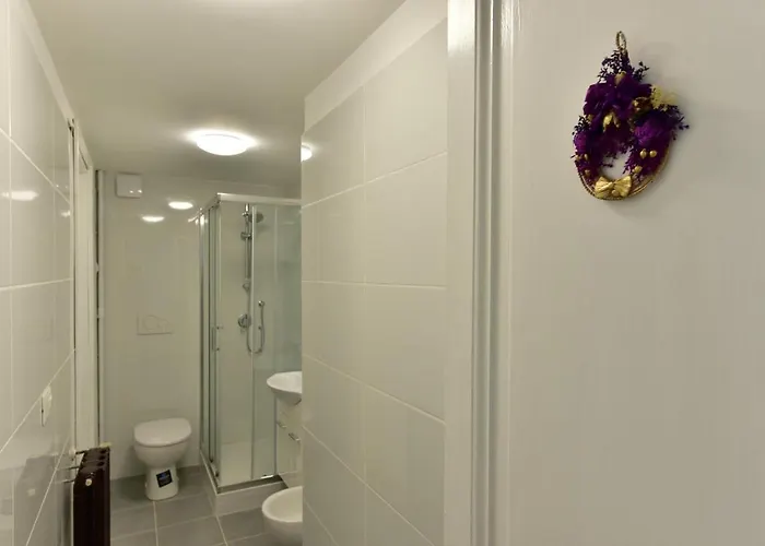 Terminal House 2* Rome