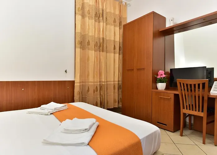 Bed & Breakfast Terminal House